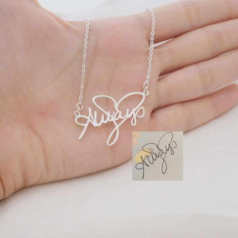 Customize This Vertical Cursive Nameplate Pendant Choker  Necklace