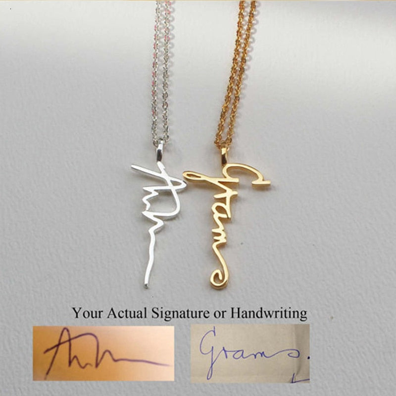 Customize This Vertical Cursive Nameplate Pendant Choker  Necklace